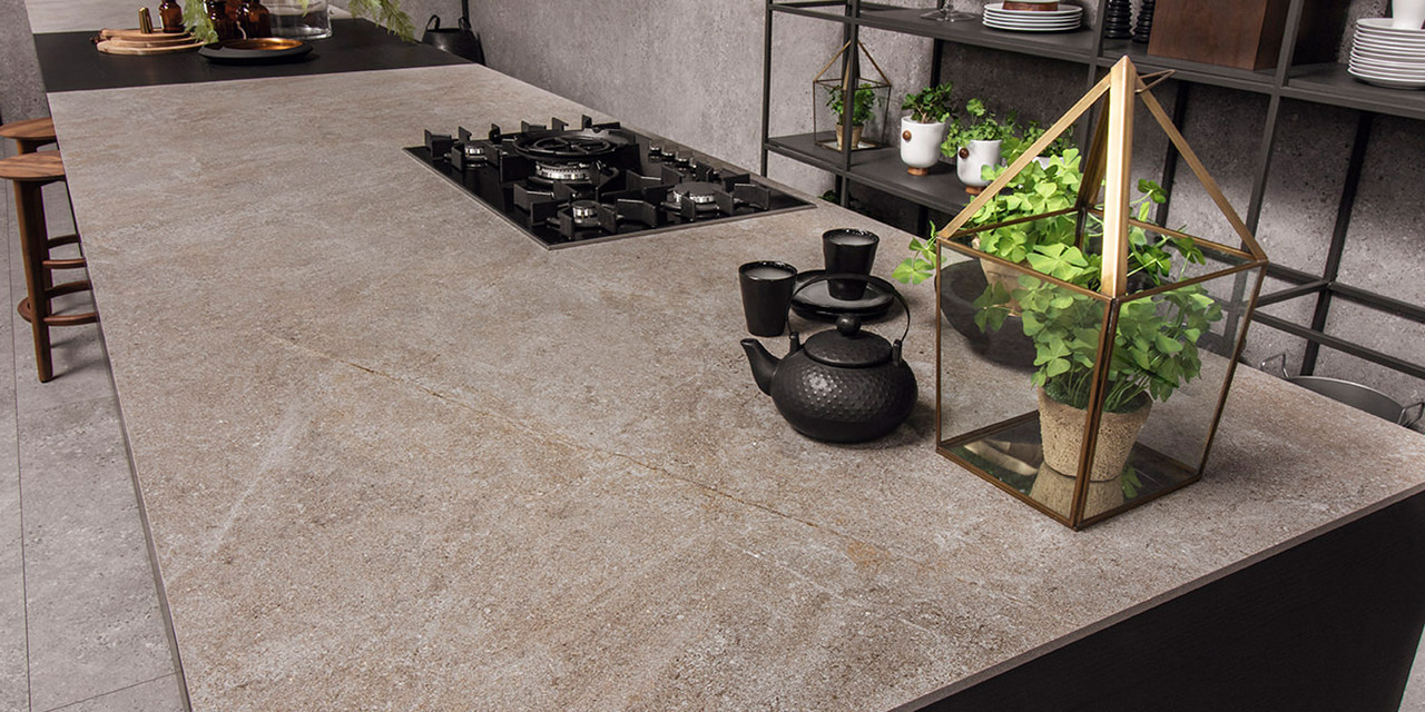 メガスラブアース20 アンバー（ブッシュハンマー）｜タイルの通販