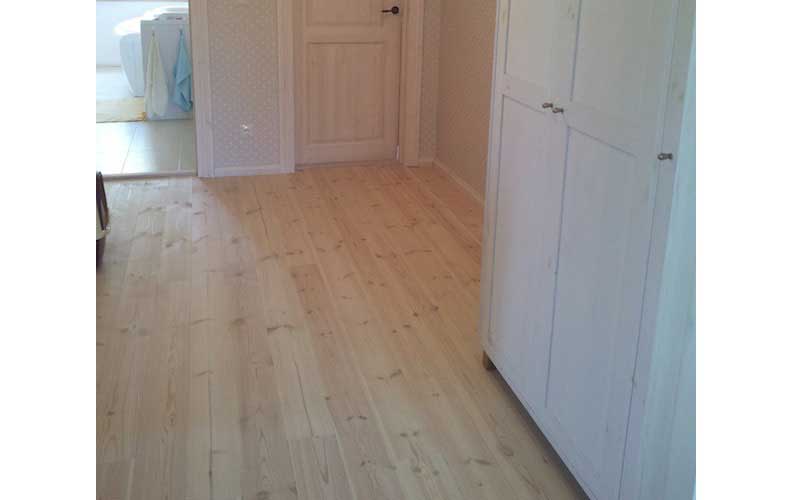 北欧産レッドパイン無垢 フローリング 床材の通販 アドヴァングループ