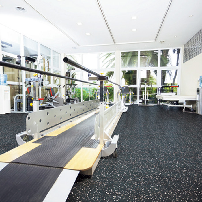 ADVAN スポーツラバーフロア　プラジョイントタイプ　ホワイト　1㎡（4枚入） スポーツラバーフロア プラジョイントタイプ ホワイト｜ビニル床