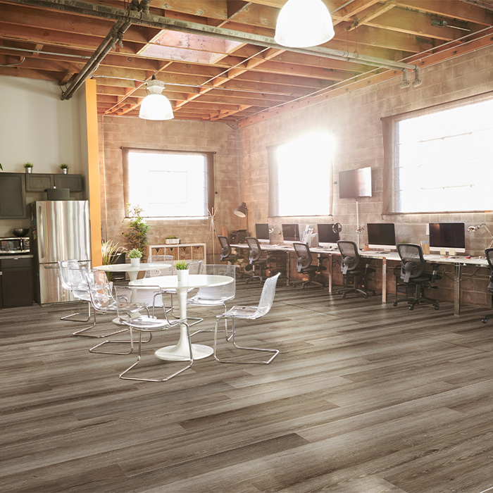 ミスト('07米) ミストウッドP ミストグレー｜ビニル床材・機能性床材の通販