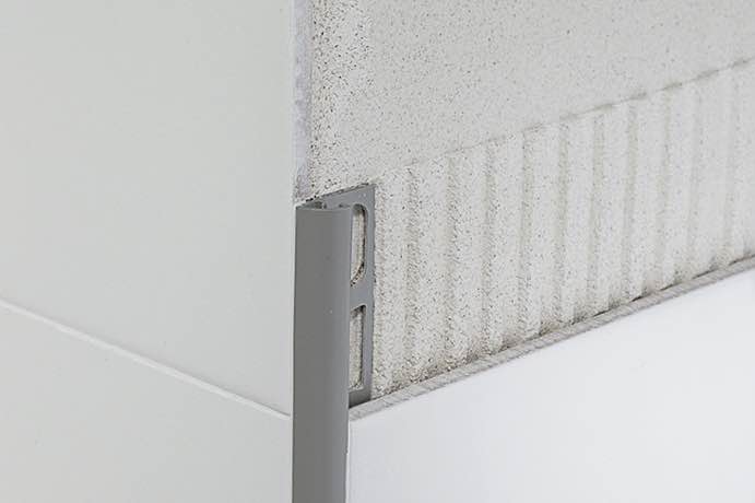 アド ラウンドトリムⅢPVC ライトグレー 出隅用｜副資材・工法の通販